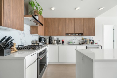 2307-7683 Park Crescent, Burnaby, BC 