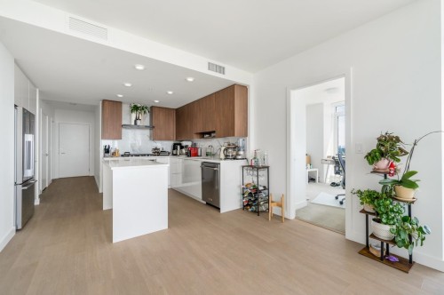 2307-7683 Park Crescent, Burnaby, BC 