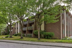 214-3921 Carrigan Court  Burnaby, BC V3N 4J7