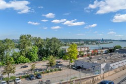 302-218 Carnarvon Street  New Westminster, BC V3L 1B8