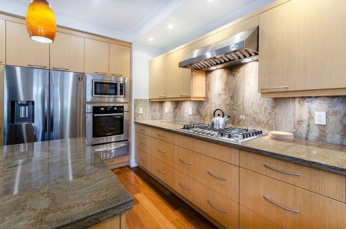 3105 15Th Avenue W, Vancouver, BC 