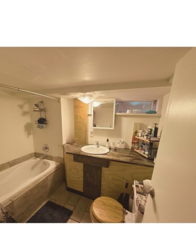 3813 15Th Avenue W, Vancouver, BC 