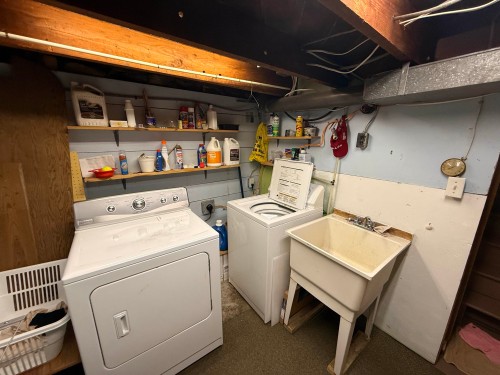 3813 15Th Avenue W, Vancouver, BC 