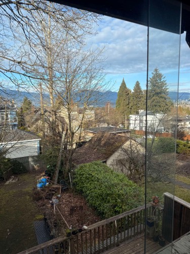 3813 15Th Avenue W, Vancouver, BC 