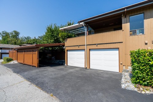 2283 Cliff Avenue  Burnaby, BC V5A 2L1
