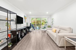 402-428 Agnes Street  New Westminster, BC V3L 1G1