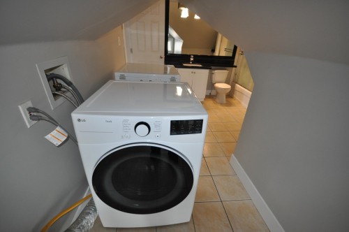 7505 Kingsway, Burnaby, BC 