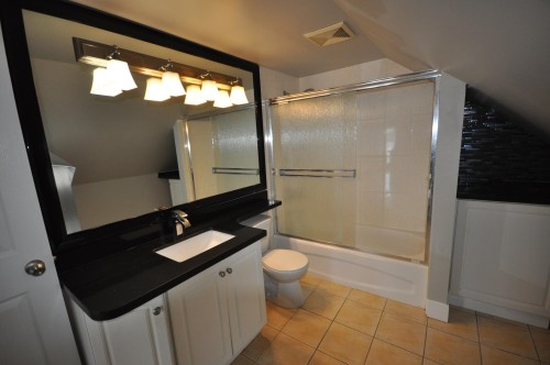 7505 Kingsway, Burnaby, BC 