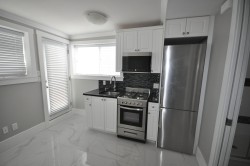 7828 Prince A Street  Vancouver, BC V5X 3Z7