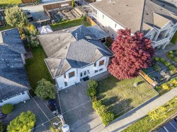 957 Stewart Avenue  Coquitlam, BC V3K 2N5