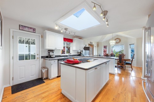 957 Stewart Avenue, Coquitlam, BC 