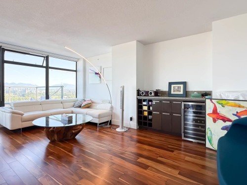 1802-5811 No. 3 Road, Richmond, BC 