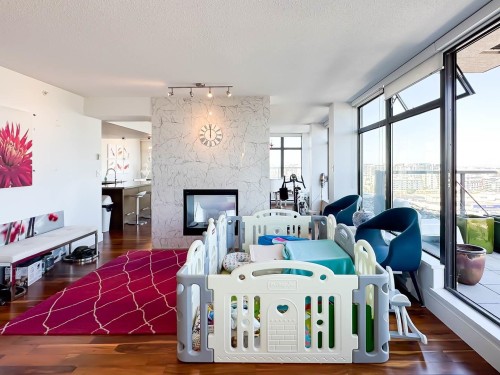 1802-5811 No. 3 Road, Richmond, BC 