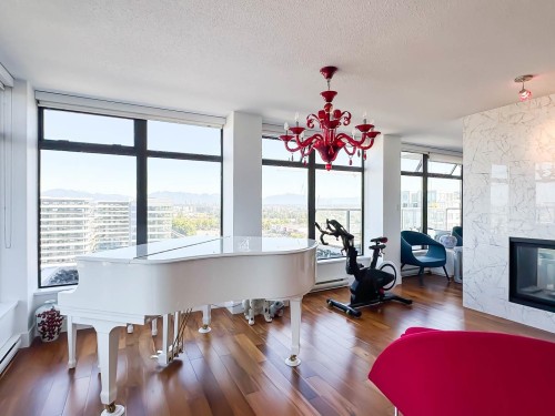 1802-5811 No. 3 Road, Richmond, BC 