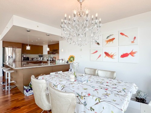 1802-5811 No. 3 Road, Richmond, BC 