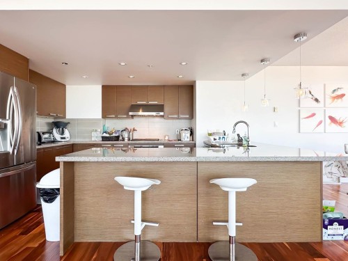 1802-5811 No. 3 Road, Richmond, BC 