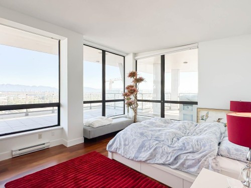 1802-5811 No. 3 Road, Richmond, BC 