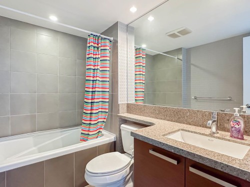 1802-5811 No. 3 Road, Richmond, BC 