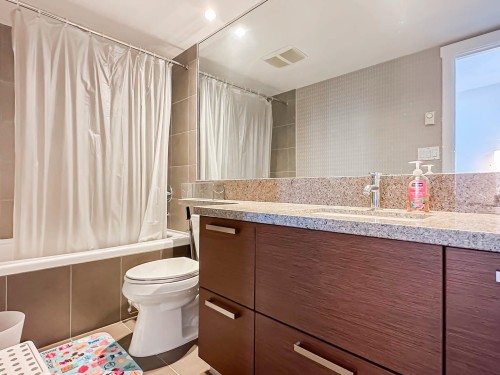 1802-5811 No. 3 Road, Richmond, BC 