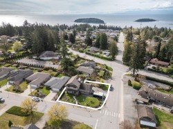 6391 Oracle Road  Sechelt, BC V7Z 0R8
