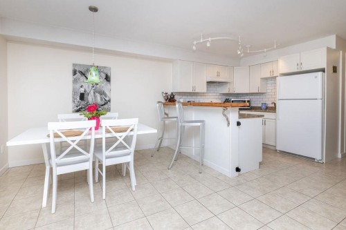 6391 Oracle Road, Sechelt, BC 