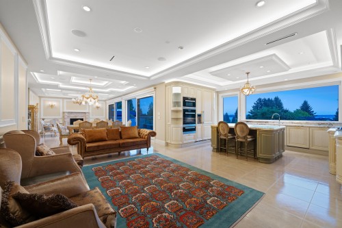 2540 Mathers Avenue, West Vancouver, BC 