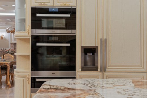 2540 Mathers Avenue, West Vancouver, BC 