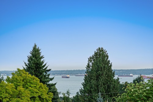 2540 Mathers Avenue, West Vancouver, BC 