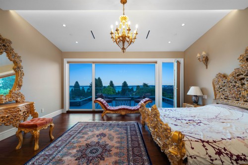 2540 Mathers Avenue, West Vancouver, BC 