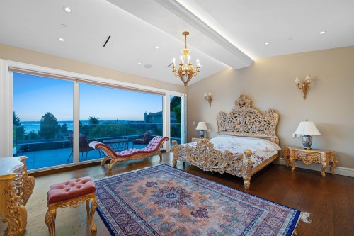 2540 Mathers Avenue, West Vancouver, BC 