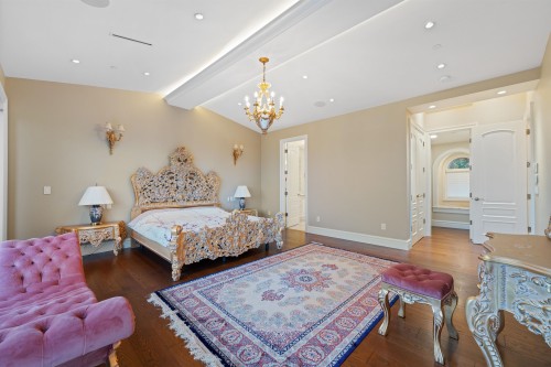 2540 Mathers Avenue, West Vancouver, BC 