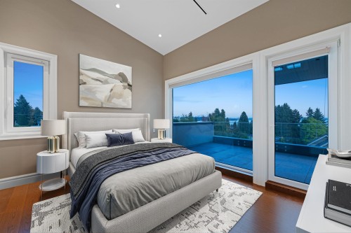 2540 Mathers Avenue, West Vancouver, BC 