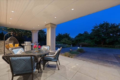 2540 Mathers Avenue, West Vancouver, BC 