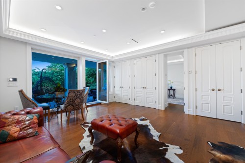 2540 Mathers Avenue, West Vancouver, BC 