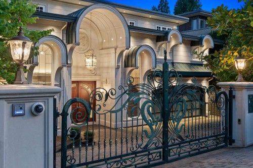 2540 Mathers Avenue, West Vancouver, BC 