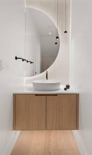 585 29Th Avenue W, Vancouver, BC 