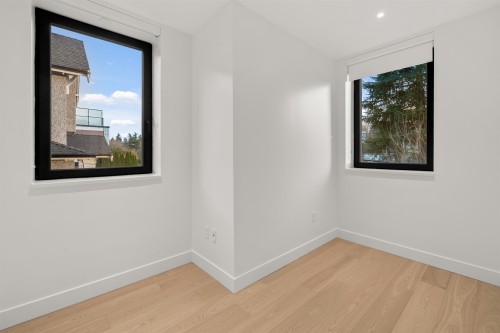 585 29Th Avenue W, Vancouver, BC 