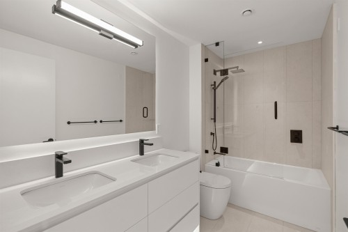 585 29Th Avenue W, Vancouver, BC 