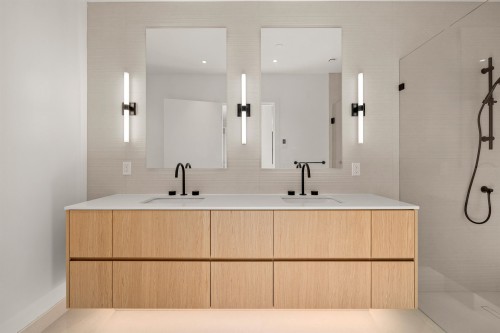 585 29Th Avenue W, Vancouver, BC 