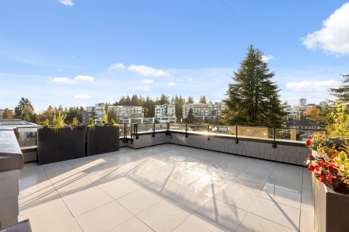 585 29Th Avenue W, Vancouver, BC 