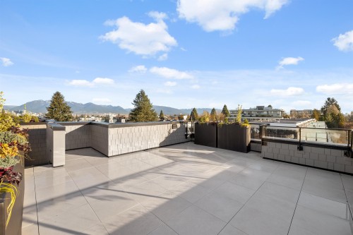 585 29Th Avenue W, Vancouver, BC 