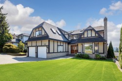 2562 Fuchsia Place  Coquitlam, BC V3E 2M7