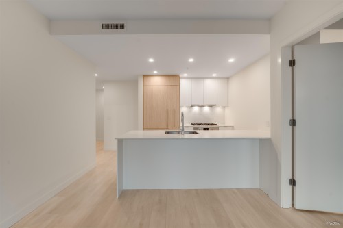 1407-537 Cottonwood Avenue  Coquitlam, BC V3J 0S4