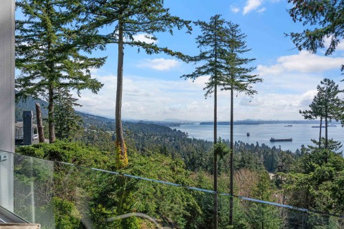 4-5110 Alderfeild Place, West Vancouver, BC 