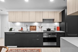 2423 Grant Street  Vancouver, BC V5K 3G5