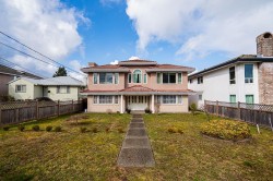7823 Elwell Street  Burnaby, BC V5E 1M1