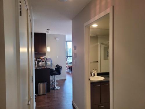 1703-2979 Glen Drive, Coquitlam, BC 