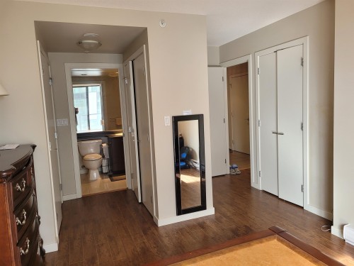 1703-2979 Glen Drive, Coquitlam, BC 