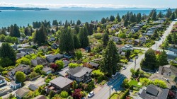 2460 Mathers Avenue  West Vancouver, BC V7V 2H8