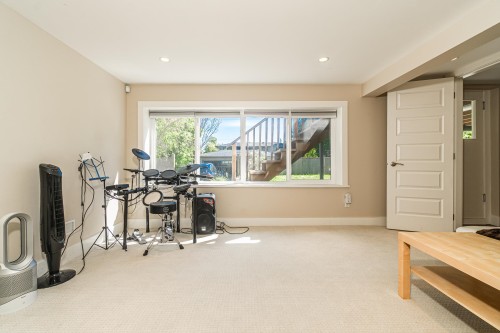 2460 Mathers Avenue, West Vancouver, BC 